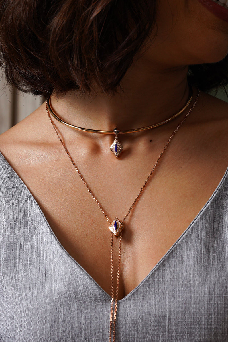 Lumira Bleu Wire Chocker